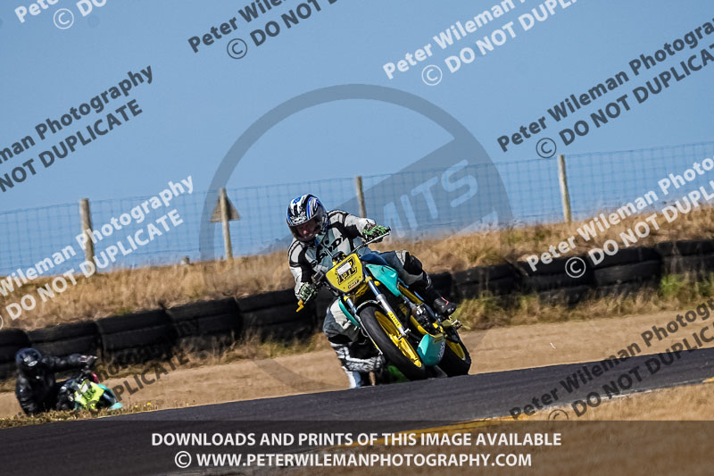 anglesey no limits trackday;anglesey photographs;anglesey trackday photographs;enduro digital images;event digital images;eventdigitalimages;no limits trackdays;peter wileman photography;racing digital images;trac mon;trackday digital images;trackday photos;ty croes